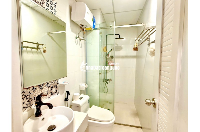Bán Căn Hộ CC 3PN 2WC - Tầng cao tại D2B Topazelite Q8 (cũ)