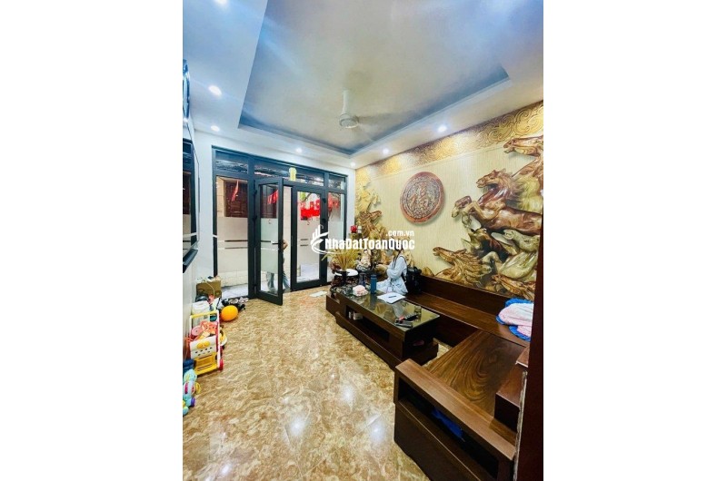 30m ra phố Tôn Đúc Thắng, nhà 30m x 4 tầng, giá chưa đến 9 tỷ