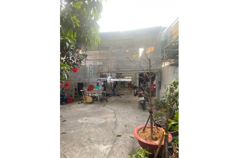 Bán đất 134m2 ( 50m2 là thổ cư )  tặng nhà cấp 4 ngay HTP Nhà Bè