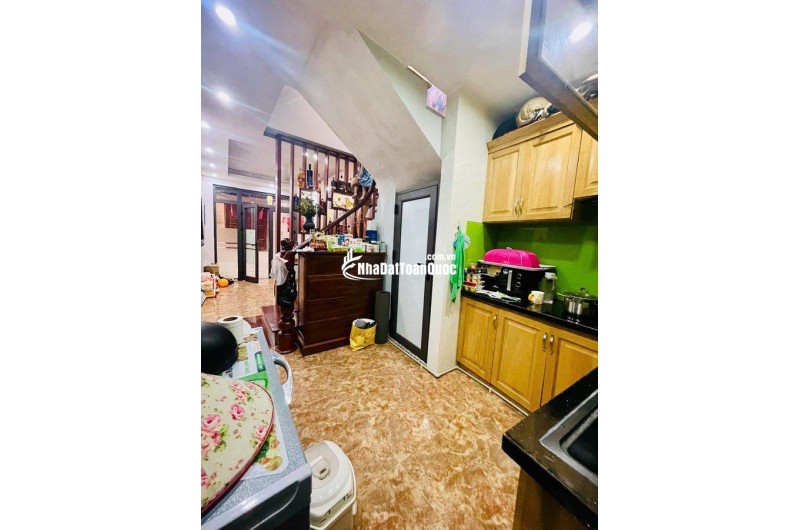 30m ra phố Tôn Đúc Thắng, nhà 30m x 4 tầng, giá chưa đến 9 tỷ