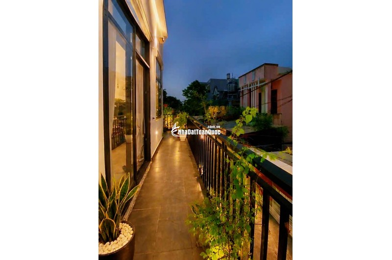 Nhà phố mới đẹp – Linh Xuân - 2 Tầng, 2MT  – Nhỉnh 3 tỷ - Đường thông thoáng – Ôtô đậu trước nhà
