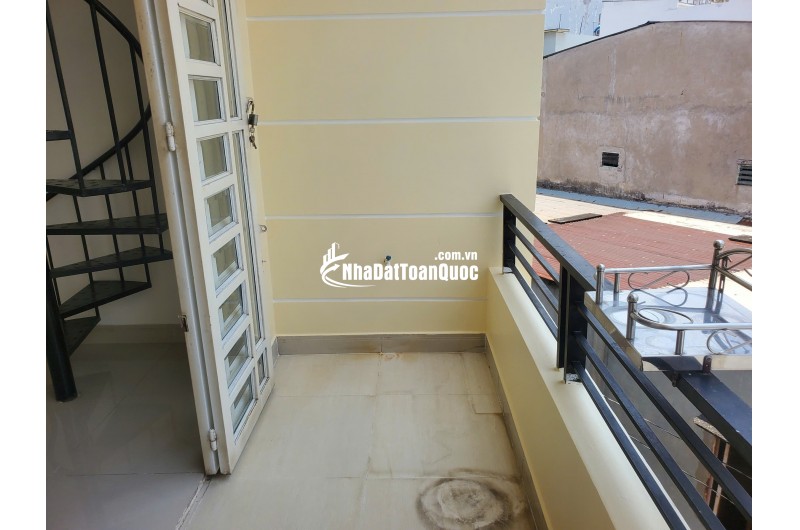 Cho thuê nhà 222/4 Võ Thành Trang P11 QTân Bình 1 trệt 2 lầu