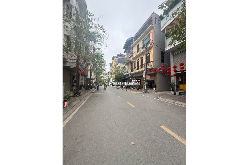 Nhà thật - Phố trạm, Long Biên  6.3 tỷ 30M - Nhà mới sổ đỏ