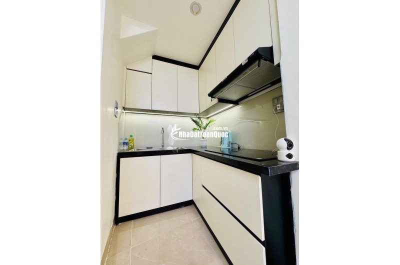 NHÀ 30M - TRUNG TÂM QUẬN HAI BÀ TRƯNG- SÁT PHỐ CỔ - CHỈ 150M RA MẶT PHỐ TRẦN KHÁT CHÂN - 5 TẦNG 3 NGỦ - FULL NỘI THẤT ĐẸP LONG LANH. GIÁ 7,9 tỷ