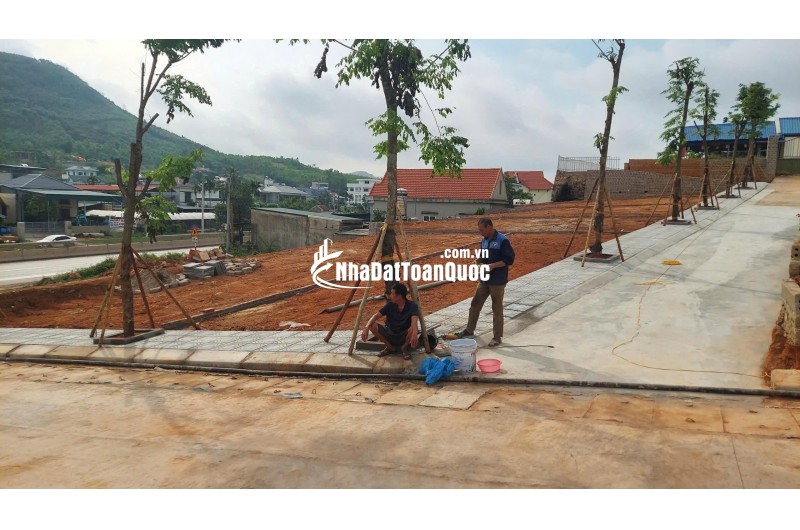  CHỈ  CÒN 2 LÔ HOA HẬU-  MẶT TIỀN QL18-  HƯỞNG 90% TIỆN ÍCH CỦA VIN HẠ LONG XANH