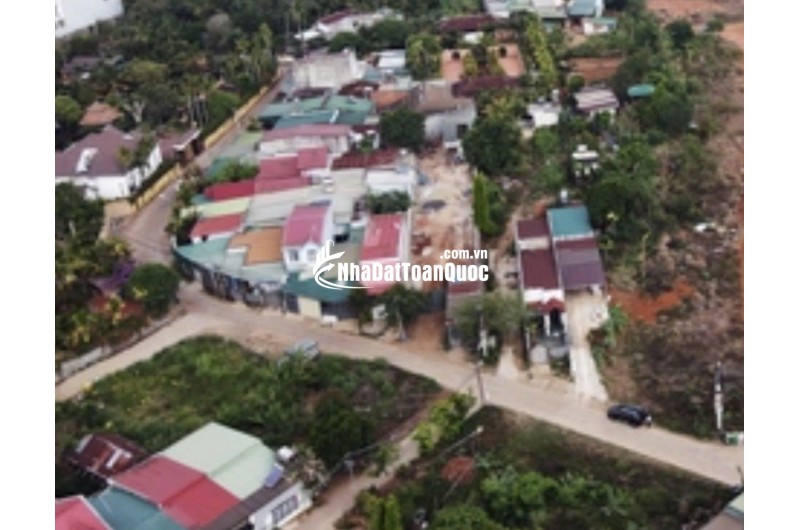 Lô đất nằm ngay mặt tiền đường Ngô Tiến Dũng, vị trí này thì quá đẹp để kinh doanh hoặc xây nhà ở