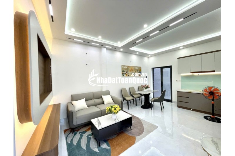 NHÀ ĐẸP SỐ RIÊNG ĐƯỜNG XE HƠI ,  PHÚ THUẬN Q7 (4,2X8 ) 2 TẦNG CHỈ 4 TỶ 380 TR FULL NỘI THẤT