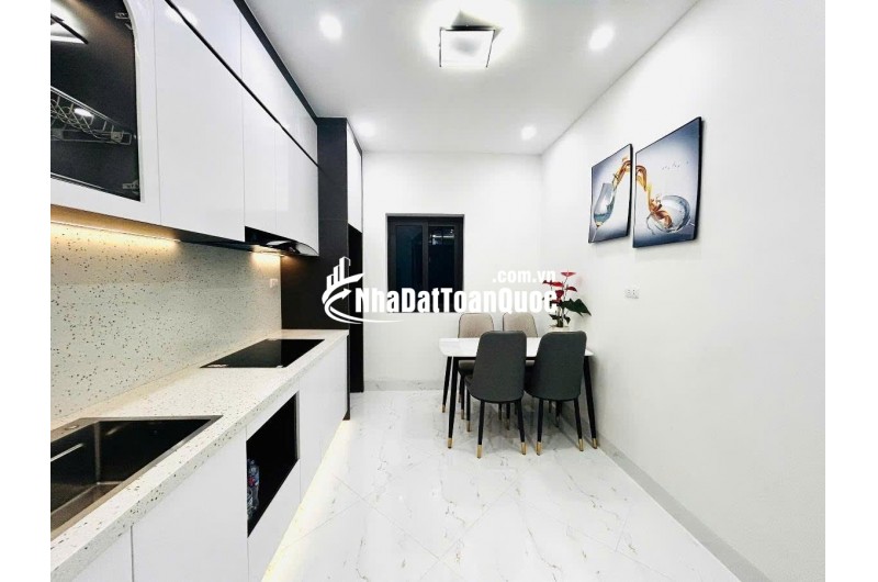 Tổ ấm lý tưởng  – Khu Phố Văn Minh, Dân Trí Cao – Con Cái Đi Học Tiện Lợi Đủ Đường