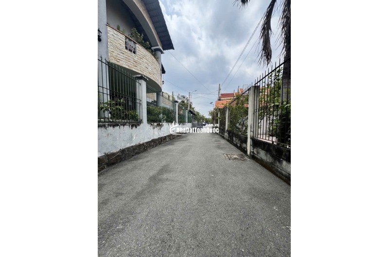 BIỆT THỰ SÂN VƯỜN 313M2 - CHỢ XUÂN THỚI THƯỢNG - FULL NỘI THẤT - 8TỶ960TR LH:0369571337.