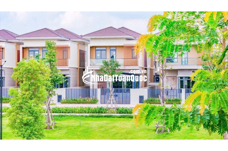 CHỈ 6.8 TỶ CÓ NGAY CĂN BIỆT THỰ 250M2 VIEW SUỐI TRONG KCN VSIP 2, LH:0937995558.