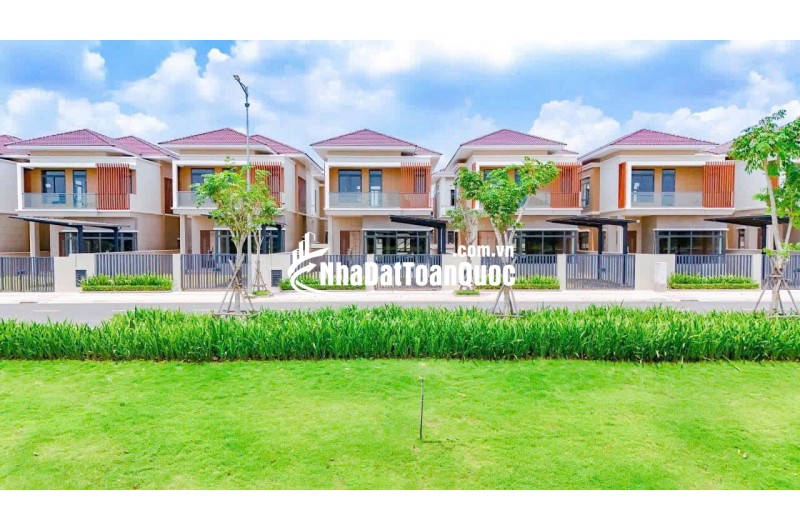 CHỈ 6.8 TỶ CÓ NGAY CĂN BIỆT THỰ 250M2 VIEW SUỐI TRONG KCN VSIP 2, LH:0937995558.
