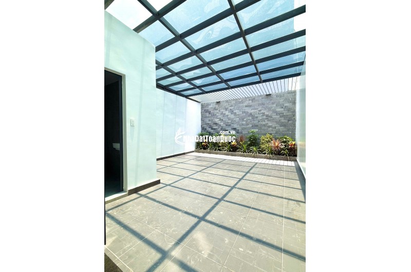 Nhà độc lập ô tô đỗ cách nhà 10m sân vườn sau siêu rộng siêu thoáng tại Thiên Lôi Aeon Mall