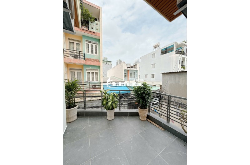 NHÀ GÓC 2 MẶT TIỀN – VỊ TRÍ SIÊU ĐẸP – 9.6 TỶ - HH 1% NHỜ ACE GIỚI THIỆU. LH:0938288389.