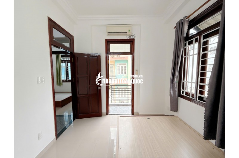 NHÀ GÓC 2 MẶT TIỀN – VỊ TRÍ SIÊU ĐẸP – 9.6 TỶ - HH 1% NHỜ ACE GIỚI THIỆU. LH:0938288389.