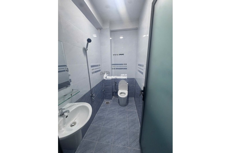 CHO THUÊ PHÒNG TRỌ MẶT TIỀN ĐƯỜNG ĐẶNG CHẤT P2 Q8. LH:0949757339
