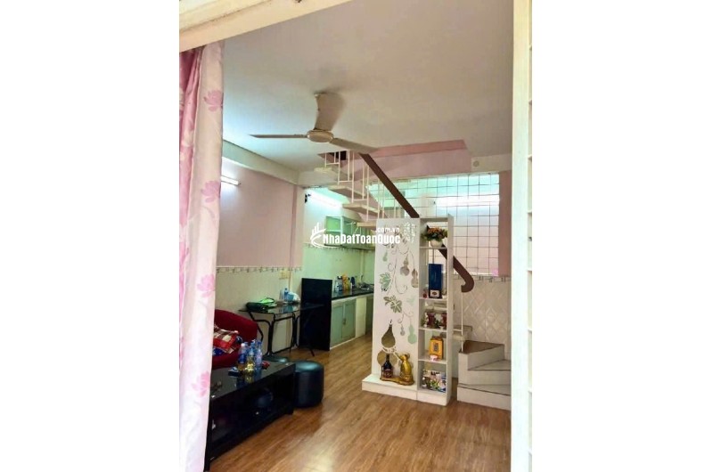 Tân Bình-  hoàn công  3.5*7.5m - 3 tầng Btct - hẻm thẳng 1 trục