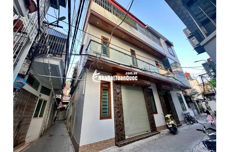 Bán nhà riêng tại 18/133 Chùa Hàng, 4,35 tỷ, 50m2, 3PN, 2WC, hướng Tây