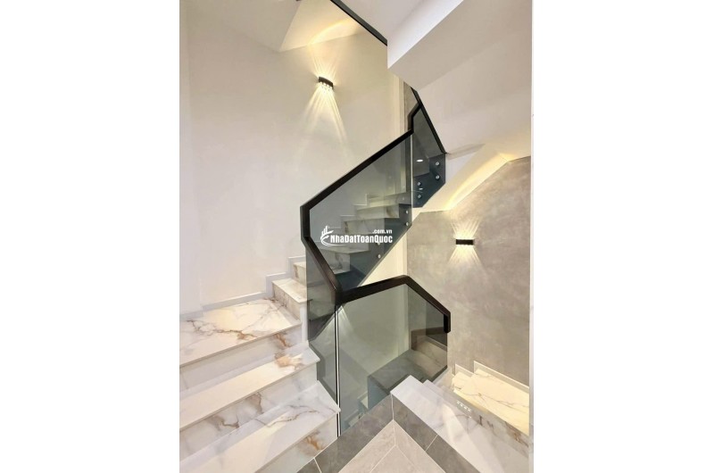 CẦN BÁN NHÀ XÂY MỚI CAO CẤP – HẺM XE HƠI BẠCH ĐẰNG, PHƯỜNG BÌNH THẠNH. LH:0909964978.