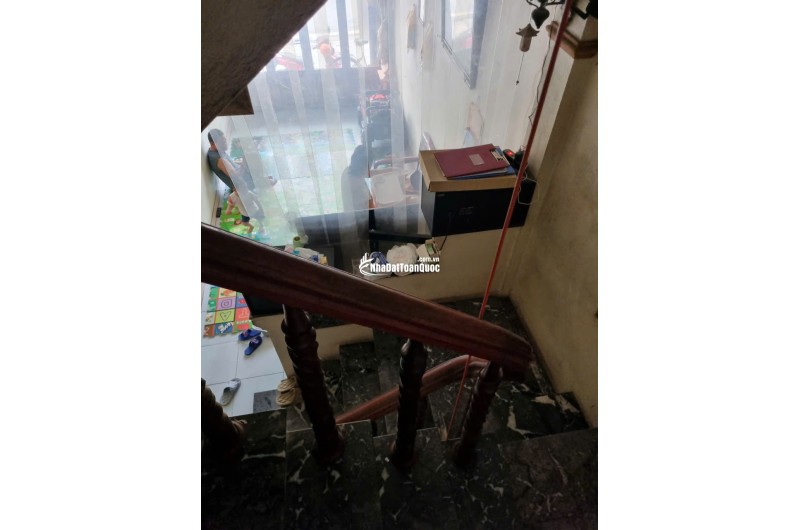 BÁN NHÀ MẶT TIỀN ĐƯỜNG QL1A, DT 43M2 SĐCC 4,5TỶ. LH:0396631136 – 0386663369.