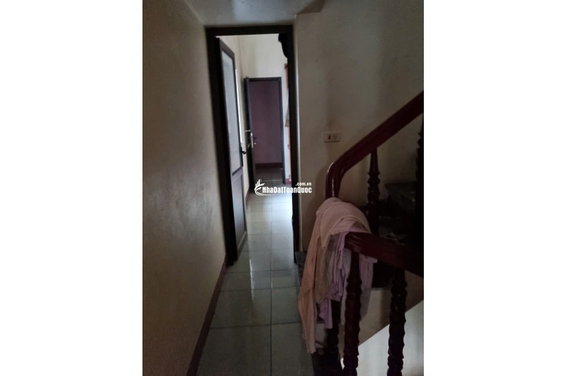 BÁN NHÀ MẶT TIỀN ĐƯỜNG QL1A, DT 43M2 SĐCC 4,5TỶ. LH:0396631136 – 0386663369.