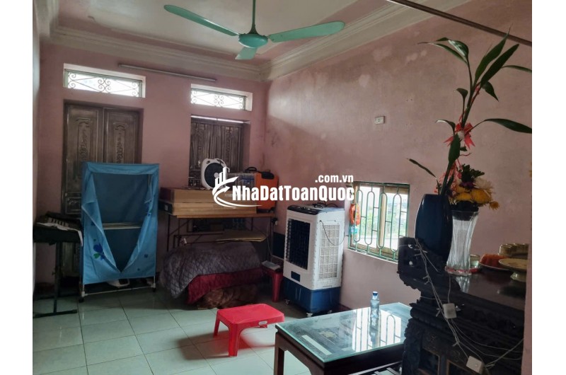 BÁN NHÀ MẶT TIỀN ĐƯỜNG QL1A, DT 43M2 SĐCC 4,5TỶ. LH:0396631136 – 0386663369.