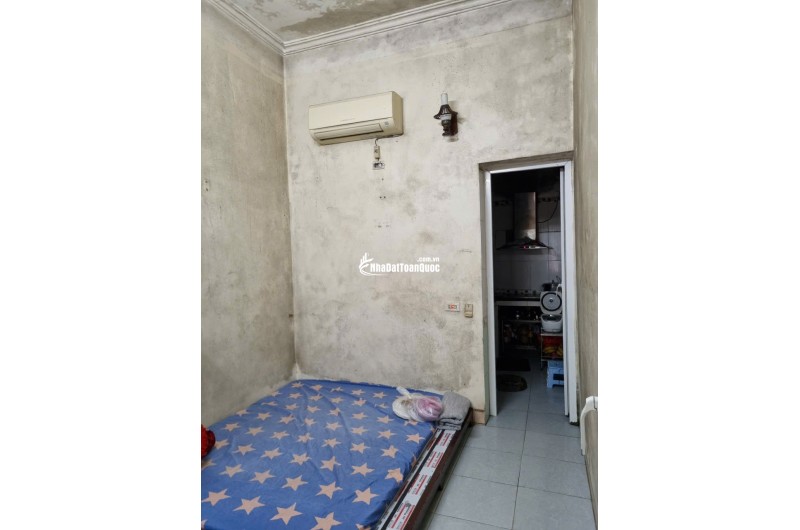 BÁN NHÀ MẶT TIỀN ĐƯỜNG QL1A, DT 43M2 SĐCC 4,5TỶ. LH:0396631136 – 0386663369.