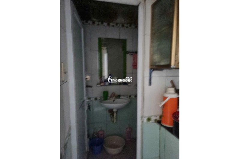 BÁN NHÀ MẶT TIỀN ĐƯỜNG QL1A, DT 43M2 SĐCC 4,5TỶ. LH:0396631136 – 0386663369.