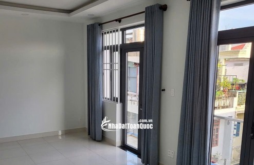 Cho thuê nhà hẻm xe tải 3 lầu 1 sân thượng 61/1 Thăng Long Tân Bình (cũ )