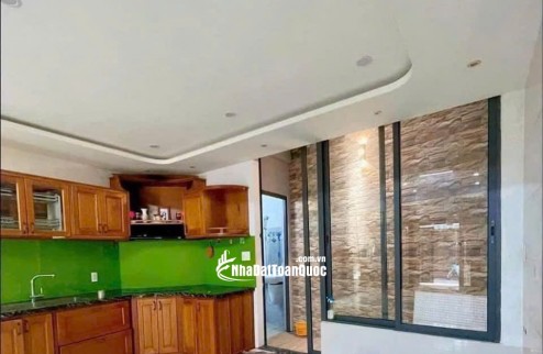 NHÀ 3T ÔNG ÍCH KHIÊM – ĐƯỜNG Ô TÔ 5M, GẦN BIỂN – HƠN 5 TỶ