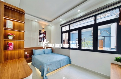 NHÀ MỚI ĐẸP - 3 TẦNG BTCT - NGANG LỚN 8.6m - FULL NỘI THẤT - CHỈ NHÍCH 5T.Ỷ TL