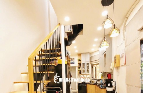 Nhà phố mới đẹp – Linh Xuân - 2 Tầng, 2MT  – Nhỉnh 3 tỷ - Đường thông thoáng – Ôtô đậu trước nhà