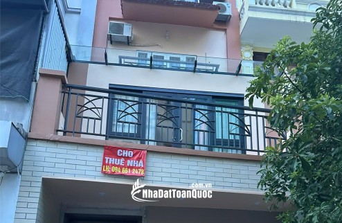 cho thuê nhà vườn khu đô thị Vĩnh Hoàng, Mới xây dựng và sửa sang theo phong cách Âu Mỹ, thang máy xịn xò