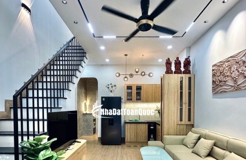 SIÊU PHẨM căn nhà ĐẸP tiếp giáp bên TIỀN,HXH THÔNG TÂN SƠN NHÌ , 4 x 8.7, CHỈ 5.tỷ