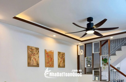 Bán nhà phố miếu hai xã, 3 mặt thoáng