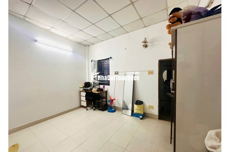 ĐÌNH PHONG PHÚ - HẺM 1 TRỤC CÁCH MẶT TIỀN 5M - NỞ HẬU ĐẸP - 2 TẦNG Ở NGAY - 3.7 TỶ 