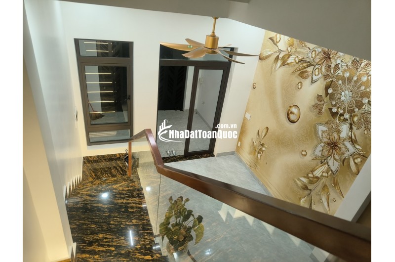 NHÀ ĐẸP LONG TRƯỜNG – 4 PHÒNG NGỦ – CHỈ 5,05 TỶ CÒN THƯƠNG LƯỢNG