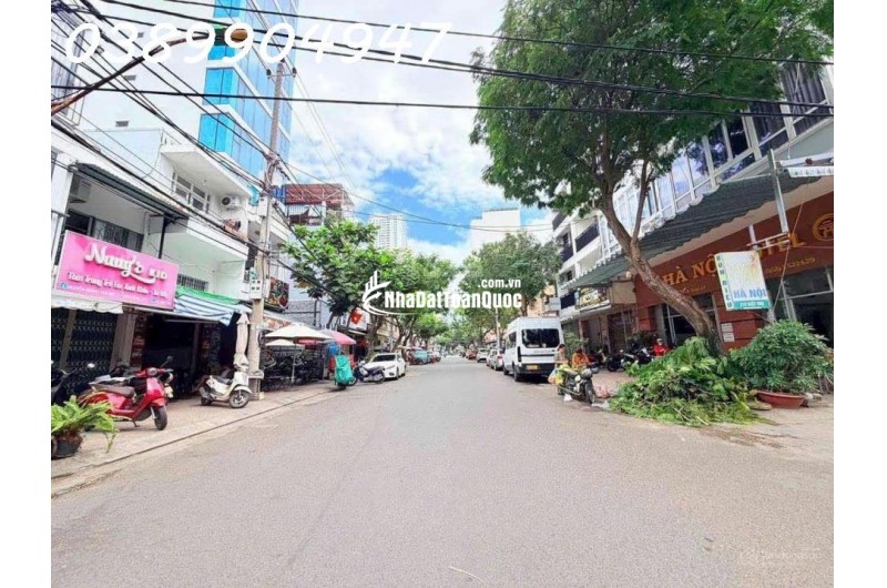 Nhà 2,5 tầng Đường Biệt Thự _ hẻm ô tô thông ] * Cách biển Trần Phú : 300m * Giá : 4,3 tỷ