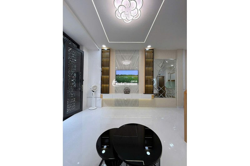 SIÊU PHẨM KẾ BÊN ĐẦM SEN, HXH CÁCH 1 CĂN RA MT – 40M2 - 6TỶ LH:0965547748.