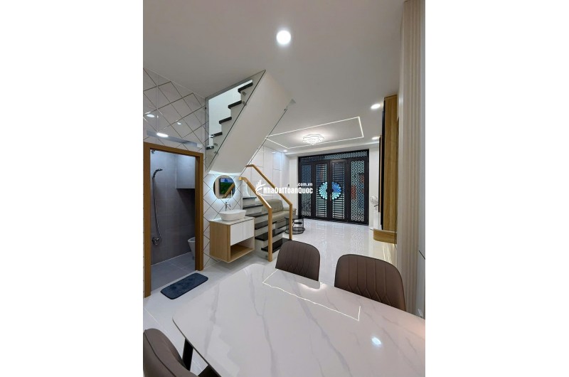 SIÊU PHẨM KẾ BÊN ĐẦM SEN, HXH CÁCH 1 CĂN RA MT – 40M2 - 6TỶ LH:0965547748.