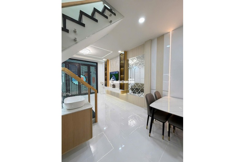 SIÊU PHẨM KẾ BÊN ĐẦM SEN, HXH CÁCH 1 CĂN RA MT – 40M2 - 6TỶ LH:0965547748.