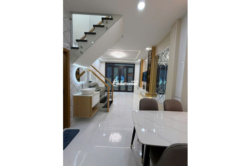 SIÊU PHẨM KẾ BÊN ĐẦM SEN, HXH CÁCH 1 CĂN RA MT – 40M2 - 6TỶ LH:0965547748.