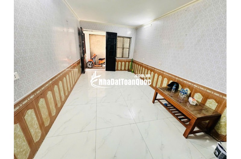 Bán nhà chính chủ 2,5 tầng ngõ 230/79 Định Công Thượng. LH:0968723972.