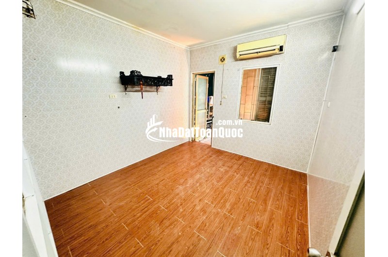 Bán nhà chính chủ 2,5 tầng ngõ 230/79 Định Công Thượng. LH:0968723972.