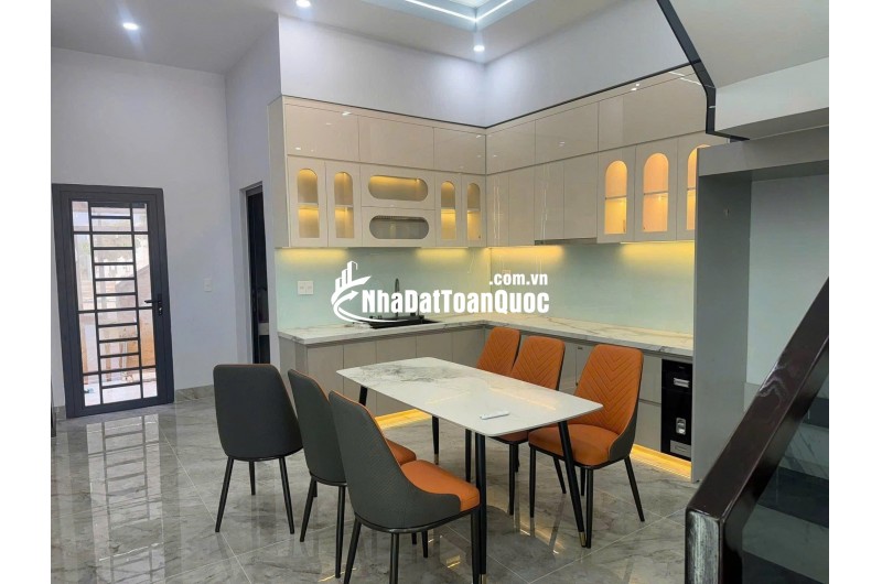 Bán nhà khu dân cư Vsip3 Tân Uyên Bình Dương 1 trệt 1 lầu 3PN 3WC - đường nhựa 12m