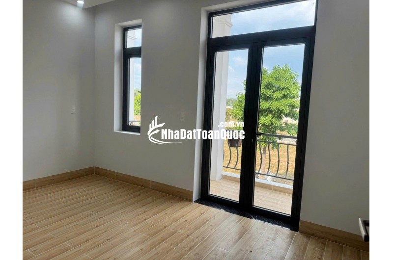 Bán nhà khu dân cư Vsip3 Tân Uyên Bình Dương 1 trệt 1 lầu 3PN 3WC - đường nhựa 12m