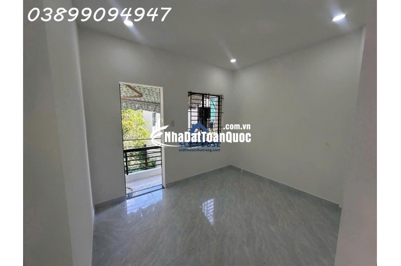 BÁN NHÀ LÔ GÓC 2 MẶT TIỀN HẺM CẮT KIẾNG ĐƯỜNG 2/4 NHA TRANG – DIỆN TÍCH 28M² KẾT CẤU 2 TẦNG ĐỦ NỘI THẤT GIÁ CHỈ 2.3 TỶ