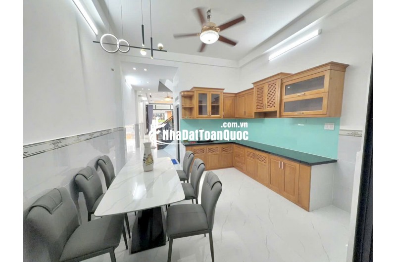 Mặt tiền Nguyễn Oanh – vị trí cực đẹp, gần CityLand, ngay ngã tư Phan Văn Trị, khu vực buôn bán sầm uất ngày đêm