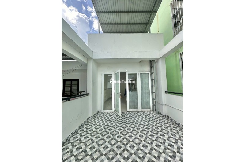 Bán nhà Q10 Tô Hiến Thành- 5 tầng 50m2- giảm mạnh còn 9.9 tỷ. Trí: 0967638168