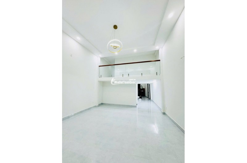 Bán nhà Q10 Cách mạng tháng 8 ngang 6m 4 tầng 95m2: 8,9 tỷ. Trí 0967638168