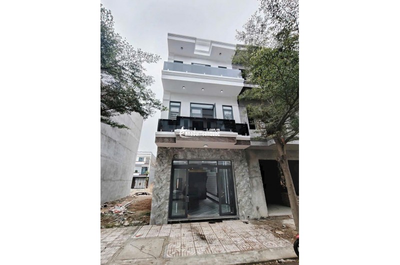 Bán nhà 3 lầu giá 1ty790, sổ hồng riêng, khu nhà phố sang trọng